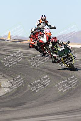 media/Dec-01-2025-Moto Forza (Mon) [[2daa91e15f]]/2-Intermediate Group/Session 2 (Turns 9 and 10)/